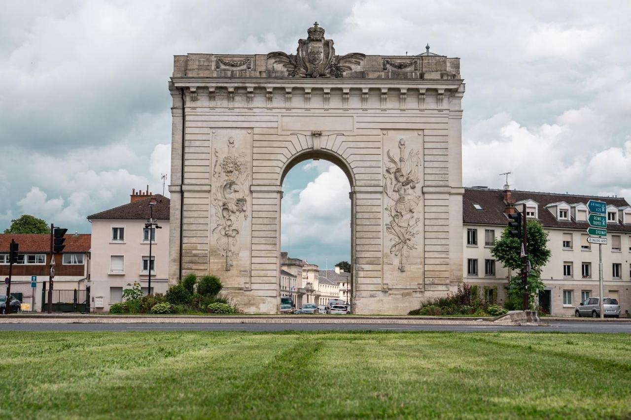 Le Petit Leon Châlons-en-Champagne Exterior foto
